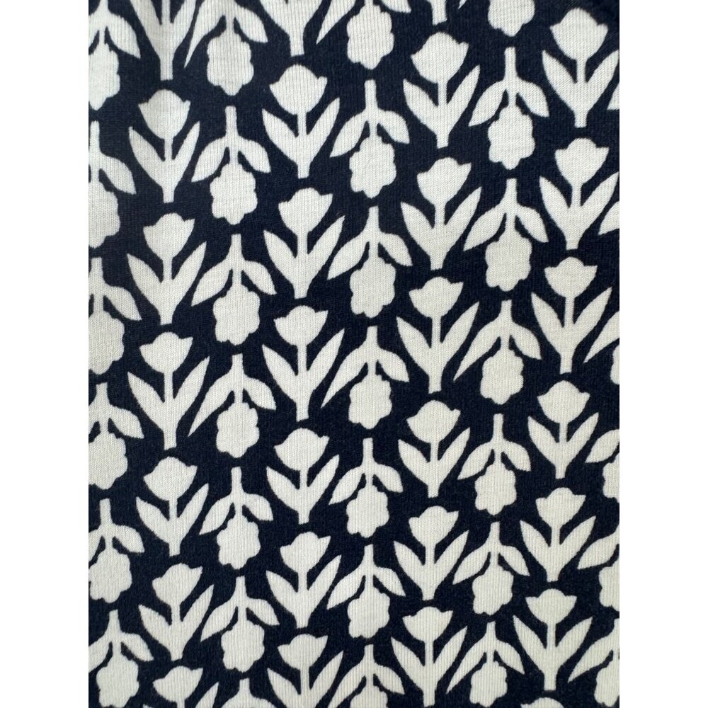 Elegant Blue and White Patterned Dress - Picture 10 of 13